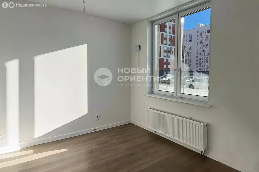 Квартира-студия: Екатеринбург, улица Академика Ландау, 39А/2 (27 м) - Фото 1