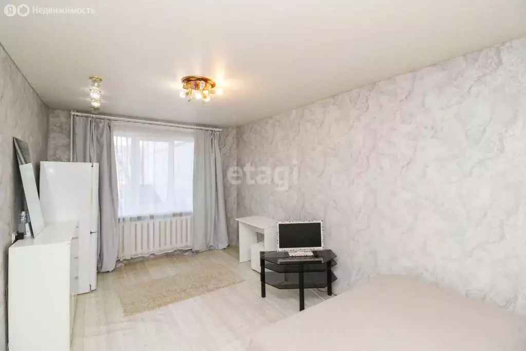 3-комнатная квартира: Тюмень, Севастопольская улица, 5 (68 м) - Фото 1