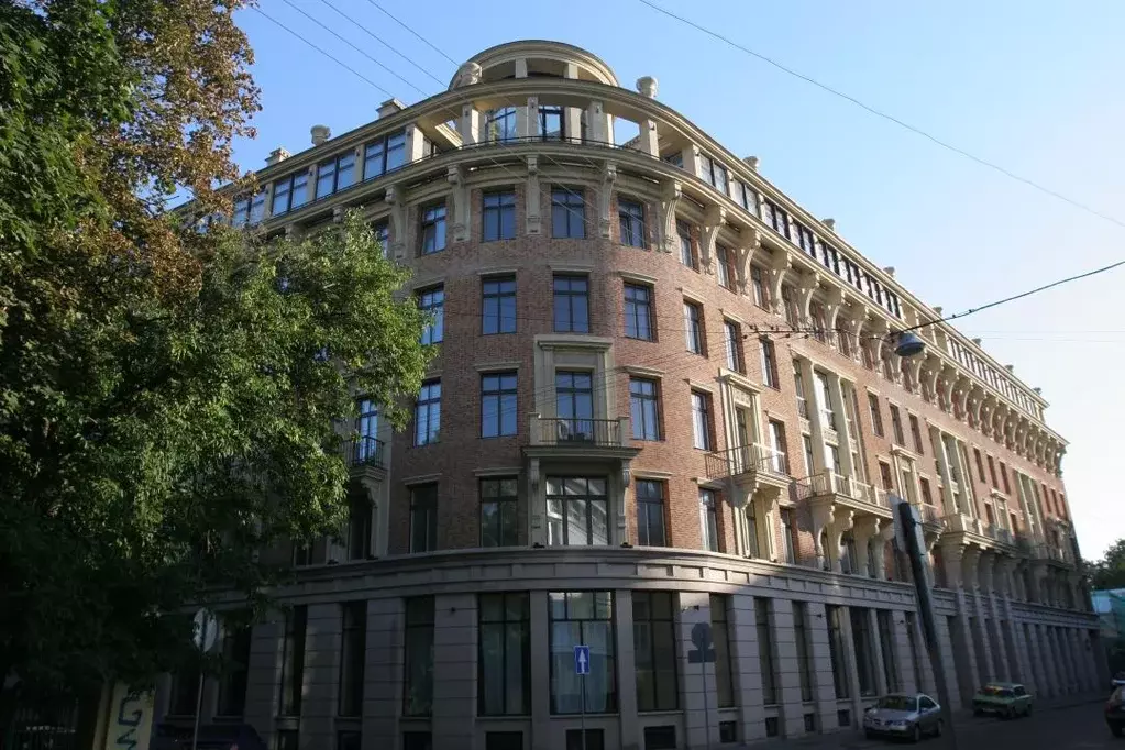 Продается 4-комнатная квартира - Фото 2