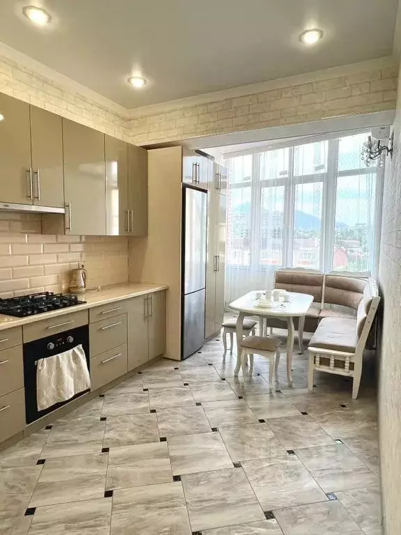2-к кв. Ставропольский край, Пятигорск ул. Пестова, 9 (80.0 м) - Фото 0