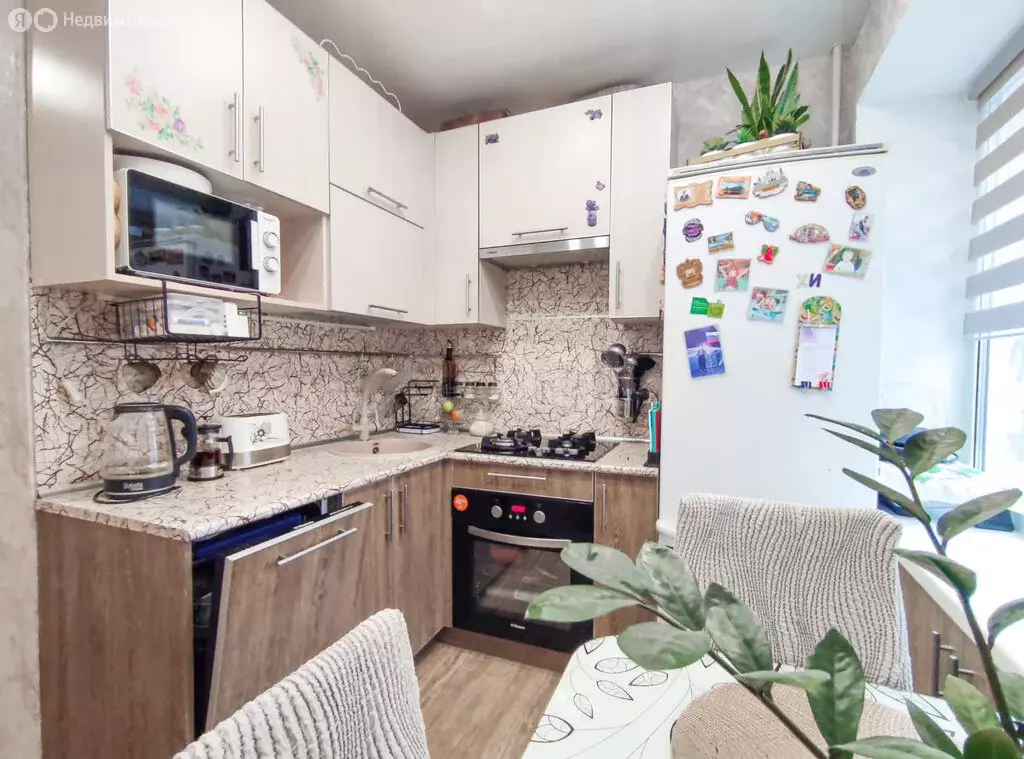 3-комнатная квартира: Череповец, улица Моченкова, 4 (61.4 м) - Фото 1