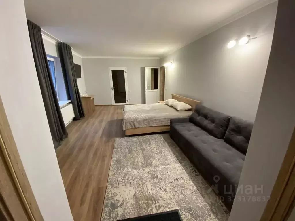 Комната Кабардино-Балкария, Эльбрусский район, с. Терскол ул. Азау, 9 - Фото 1