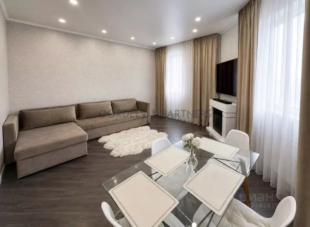 4-к кв. Татарстан, Казань ул. Павлюхина, 110В (102.0 м) - Фото 1