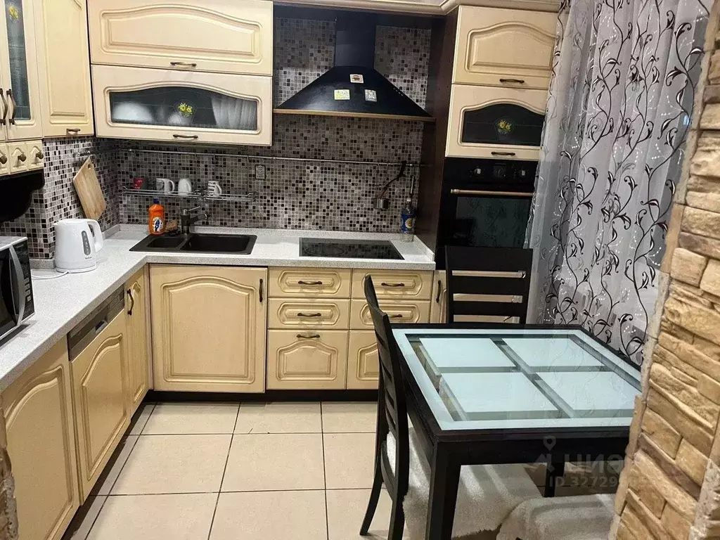 2-к кв. Бурятия, Северобайкальск Парковая ул., 4 (51.0 м) - Фото 1