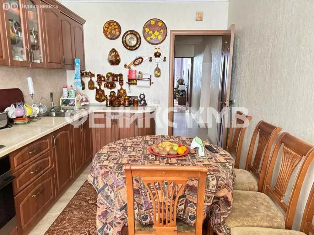3-комнатная квартира: Пятигорск, Краснознамённая улица, 63 (97 м) - Фото 1