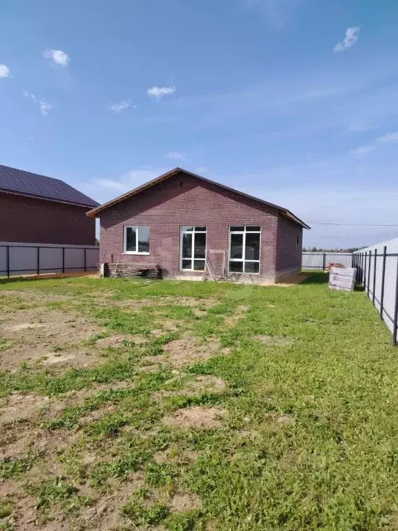 Дом в Калужская область, Малоярославецкий муниципальный округ, Маклино ... - Фото 1