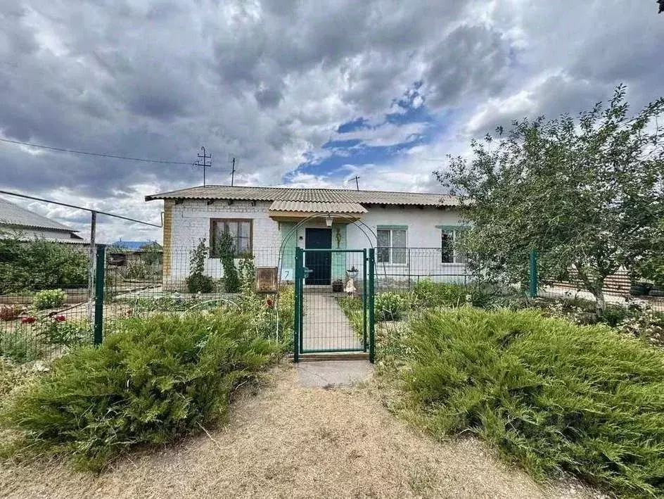 Дом в Волгоградская область, Среднеахтубинский район, Рахинское с/пос, ... - Фото 2