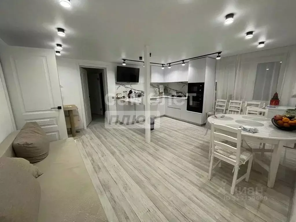 Дом в Калмыкия, с. Малые Дербеты ул. Советская, 32 (89 м) - Фото 1