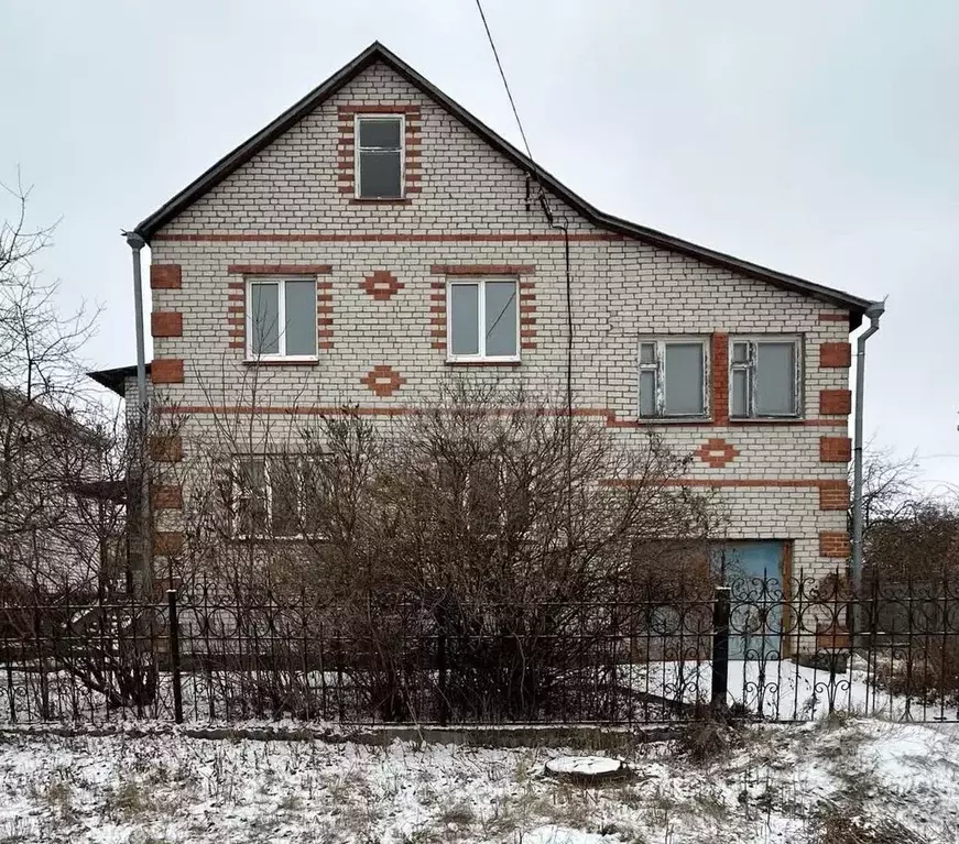 Дом в Белгородская область, Старый Оскол ул. Майсюка, 3 (205 м) - Фото 0