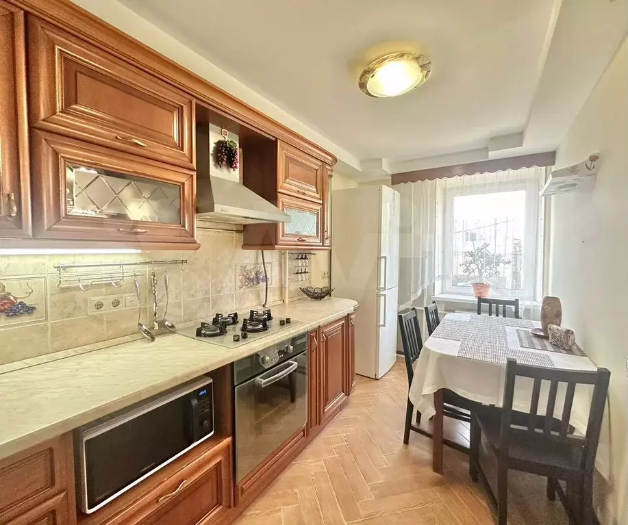 Комната 52 м в 3-к., 2/9 эт. - Фото 0
