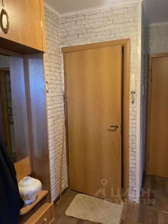 2-к кв. Санкт-Петербург, Санкт-Петербург, Петергоф Санкт-Петербургский ... - Фото 2