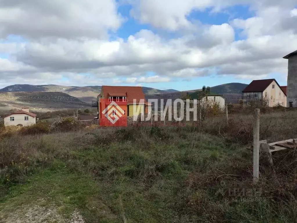 Участок в Севастополь с. Резервное, ул. Нахимовская (10.0 сот.) - Фото 2