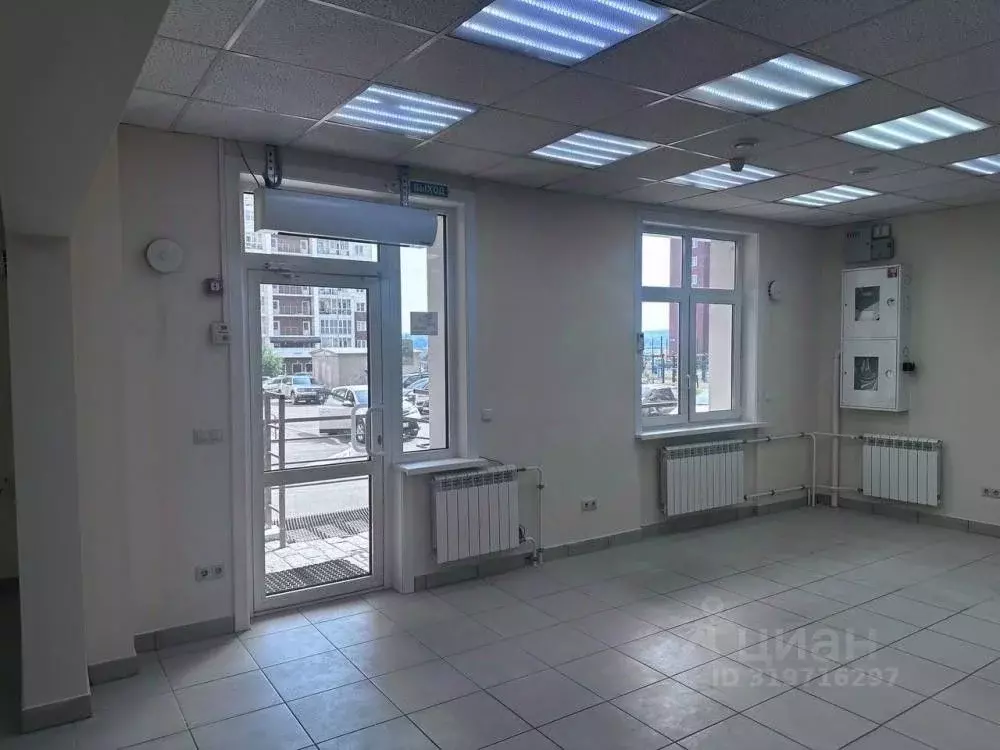 Помещение свободного назначения в Иркутская область, Иркутск наб. ... - Фото 0