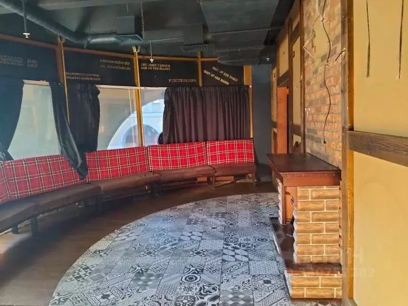 Торговая площадь в Санкт-Петербург Думская ул., 4 (240 м) - Фото 1