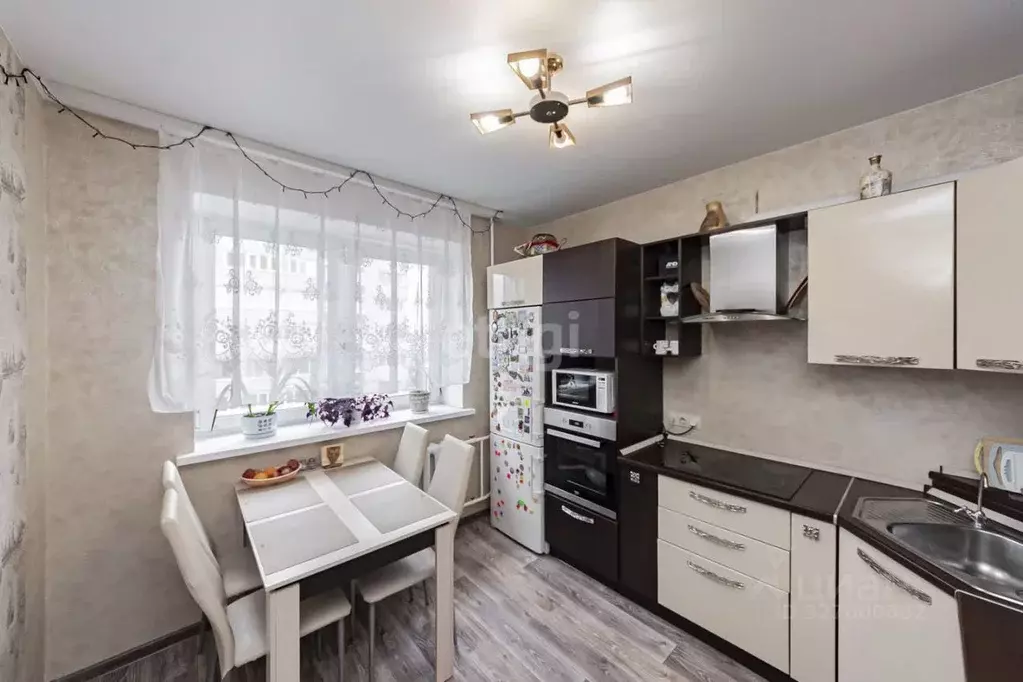 2-к кв. Тюменская область, Тюмень ул. Суходольская, 16 (57.1 м) - Фото 1