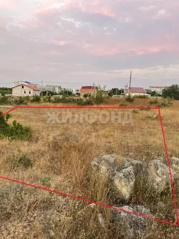 Участок в Севастополь ул. Приятная (5.5 сот.) - Фото 0