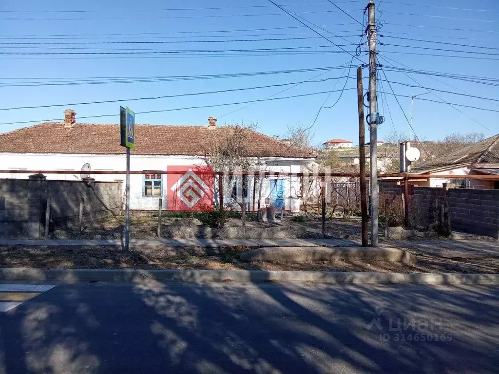 Дом в Крым, Бахчисарайский район, с. Железнодорожное ул. Шмелева, 27 ... - Фото 1