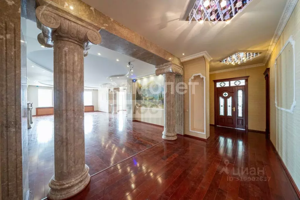 5-к кв. Хабаровский край, Хабаровск ул. Тургенева, 55 (289.5 м) - Фото 0