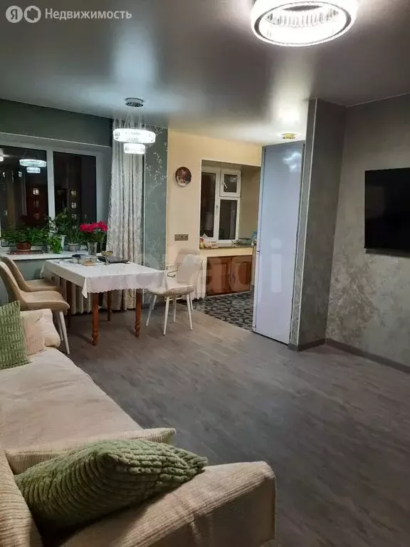 3-комнатная квартира: Якутск, улица Хабарова, 27/2 (54.8 м) - Фото 2