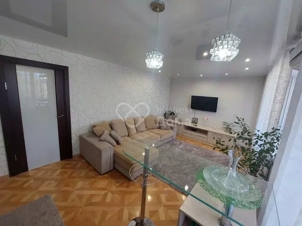 3-к кв. Волгоградская область, Волжский ул. 87-й Гвардейской, 57 (76.5 ... - Фото 1