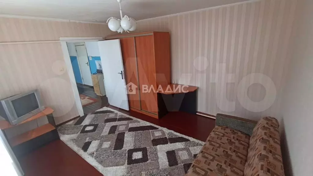 Комната 15 м в 3-к., 4/4 эт. - Фото 1