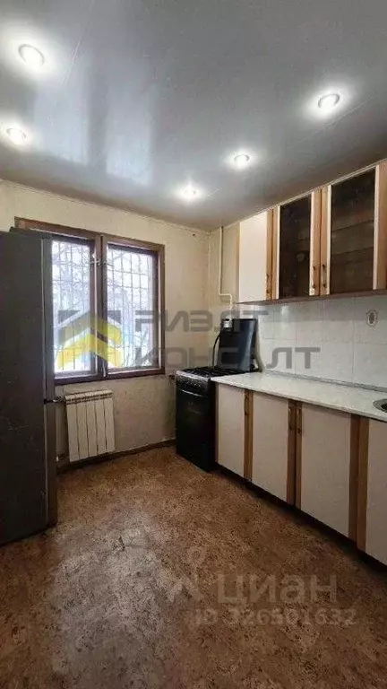 2-к кв. Омская область, Омск просп. Космический, 81 (44.3 м) - Фото 2