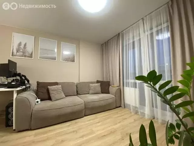 1-комнатная квартира: Ижевск, Районная улица, 57к1с1 (55 м) - Фото 2