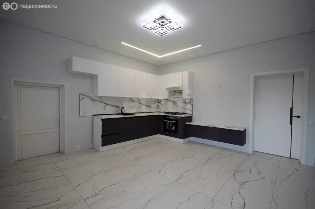 Дом в Ялуторовск, улица Свердлова, 26 (100 м) - Фото 2