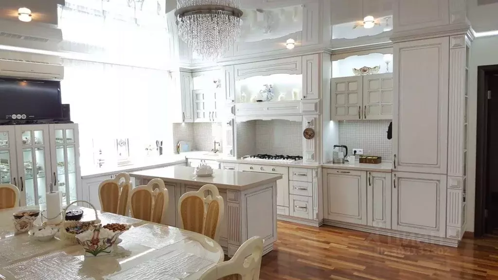 Коттедж в Волгоградская область, Волгоград ул. Зевина (370 м) - Фото 0