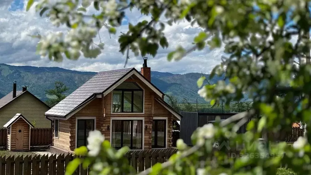Дом в Алтай, Усть-Коксинский район, с. Усть-Кокса Северная ул., 3 (55 ... - Фото 1