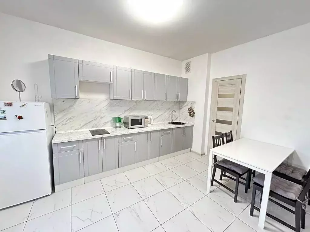 3-к кв. Новосибирская область, Новосибирск ул. Кирова, 322 (77.7 м) - Фото 1