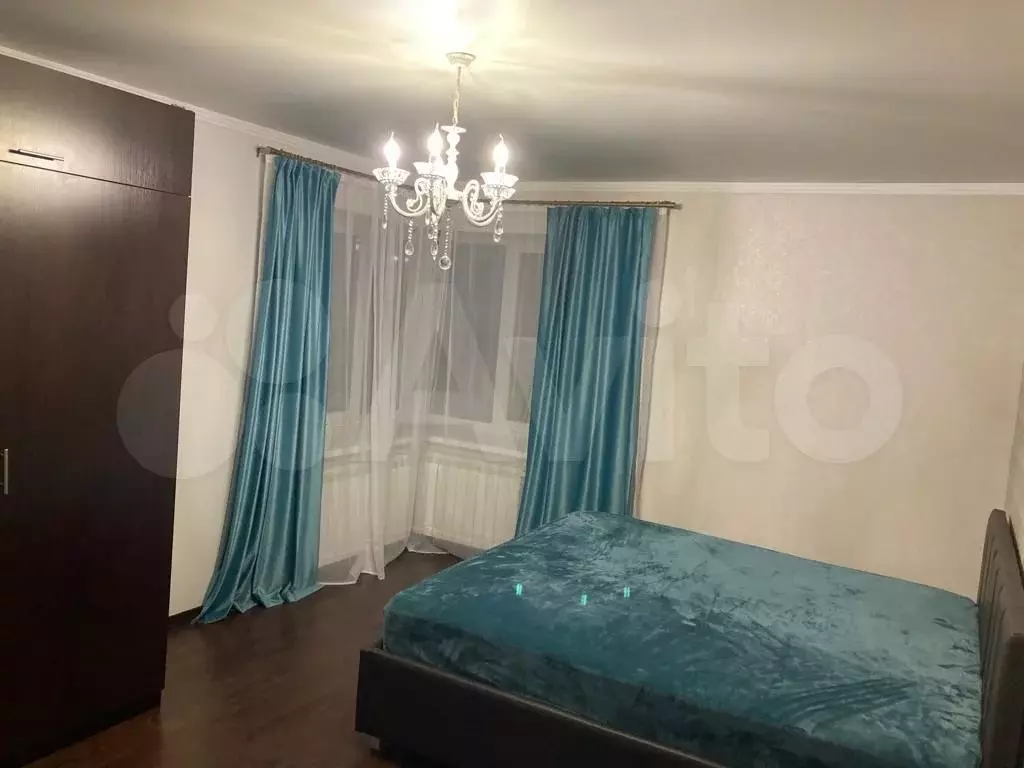 2-к. квартира, 56 м, 1/10 эт. - Фото 0