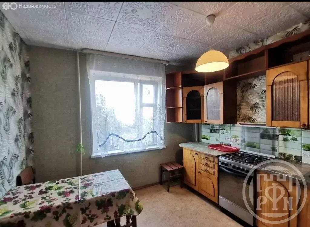 3-комнатная квартира: Луга, проспект Володарского, 34 (74 м) - Фото 1