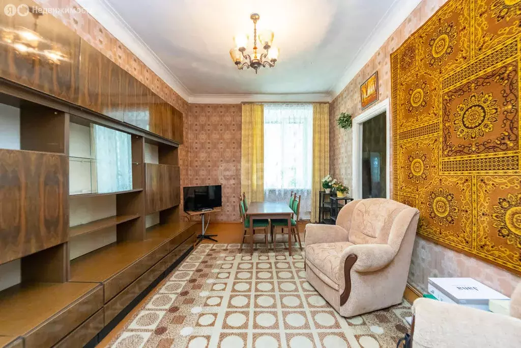 3-комнатная квартира: Хабаровск, улица Пушкина, 5 (64.8 м) - Фото 1