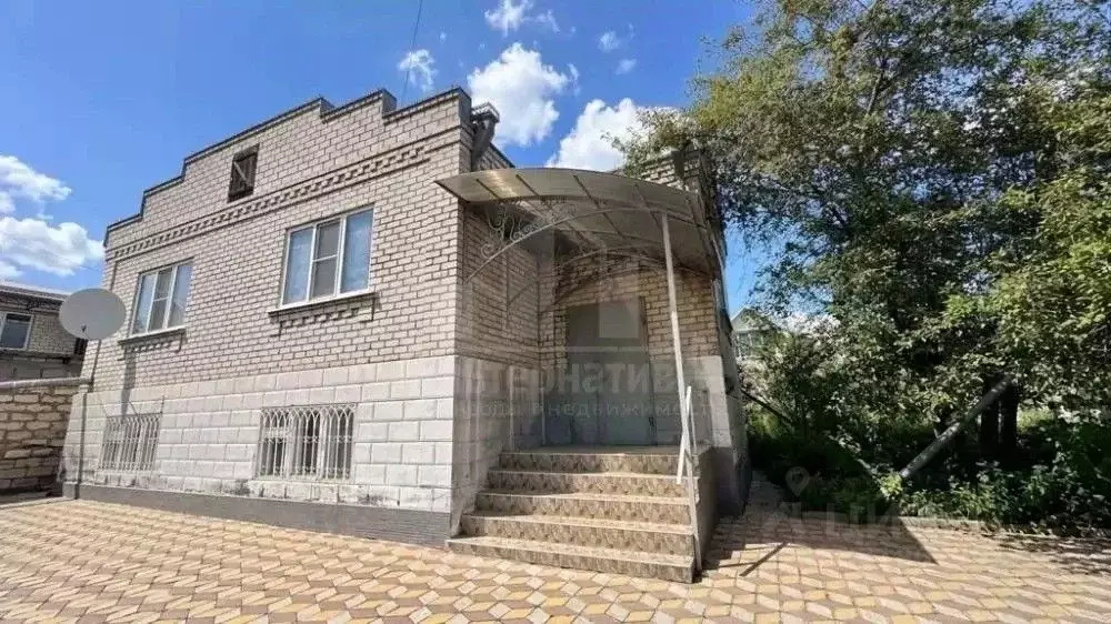 Дом в Карачаево-Черкесия, Малокарачаевский район, Краснокурганское ... - Фото 1