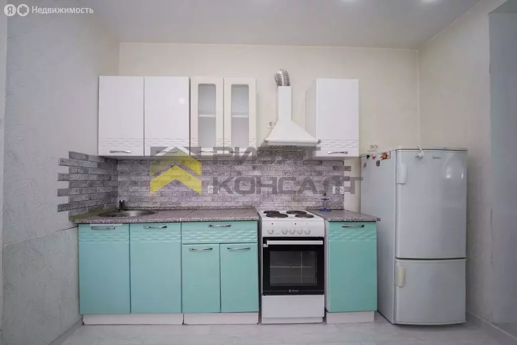 2-комнатная квартира: Омск, улица Конева, 40 (61.8 м) - Фото 1