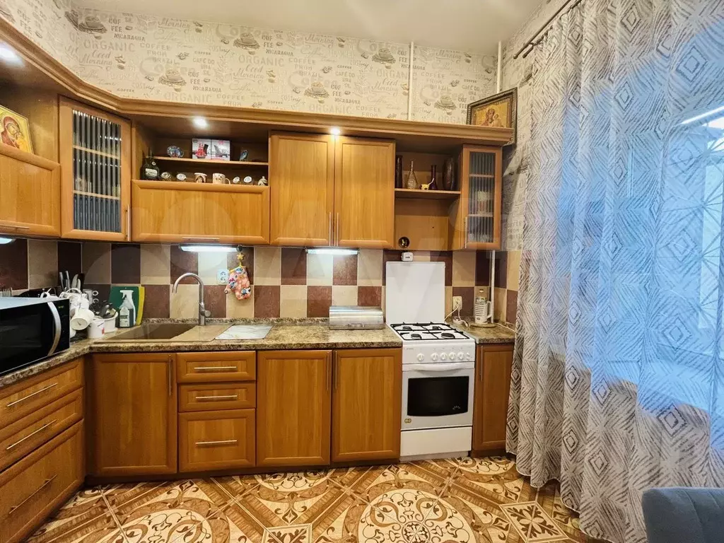 3-к. квартира, 70м, 1/10эт. - Фото 0