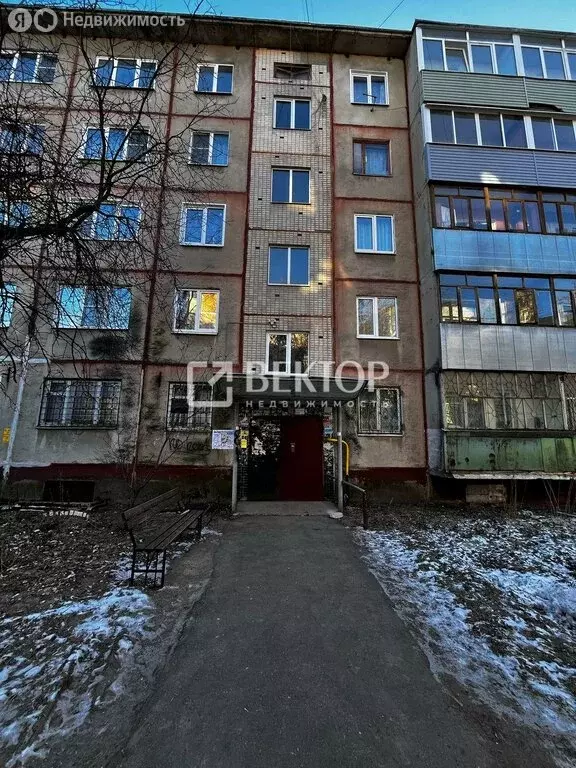 3-комнатная квартира: Иваново, улица Поэта Майорова, 28 (53 м) - Фото 0