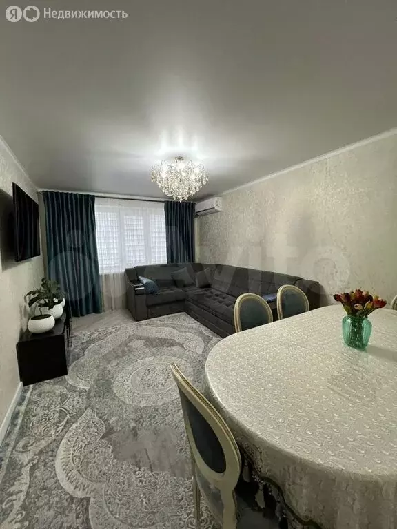 3-комнатная квартира: Махачкала, улица Каммаева, 25А (67 м) - Фото 1