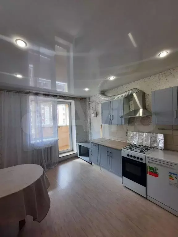 1-к. квартира, 42,2 м, 6/9 эт. - Фото 0