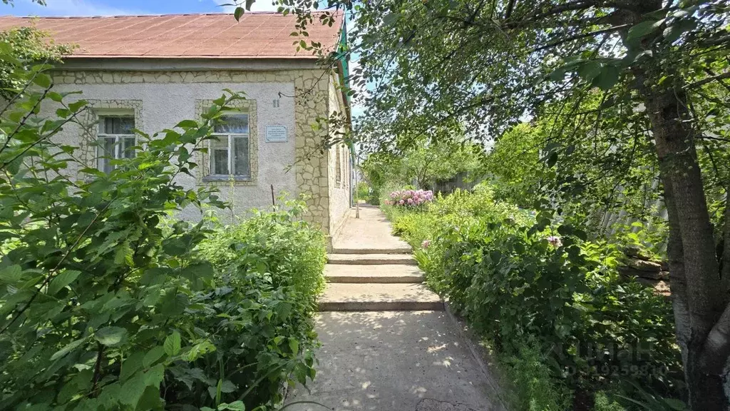 Дом в Оренбургская область, пос. Переволоцкий ул. Пугачева, 11 (77 м) - Фото 1