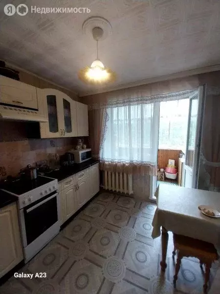 3-комнатная квартира: Усть-Илимск, проспект Мира, 22 (64 м) - Фото 1