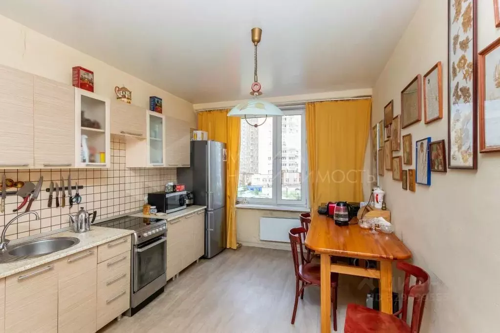 2-к кв. Тюменская область, Тюмень Заречный проезд, 37к1 (69.9 м) - Фото 1