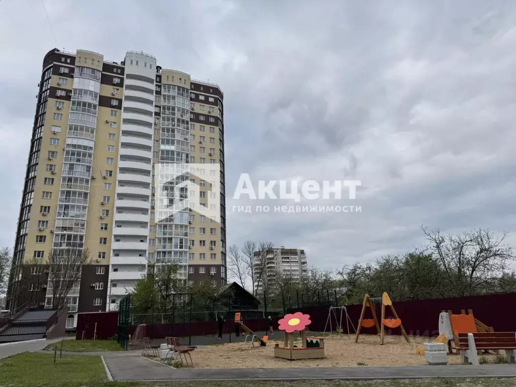 3-к кв. Ивановская область, Иваново ул. 10 Августа, 85 (91.0 м) - Фото 0