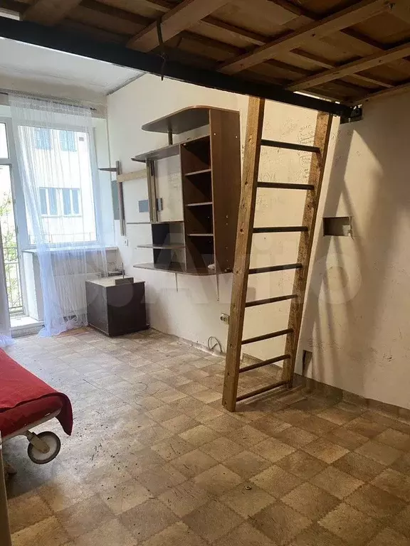 Комната 17,6 м в 3-к., 4/5 эт. - Фото 1