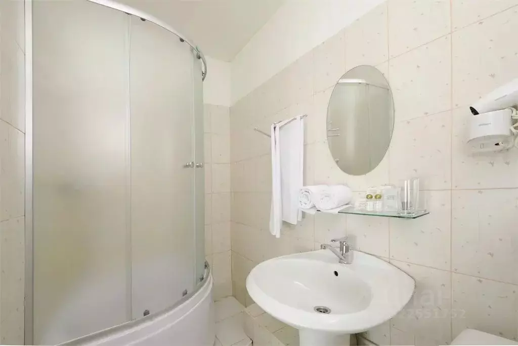 Комната Свердловская область, Екатеринбург ул. Республиканская, 1А - Фото 2