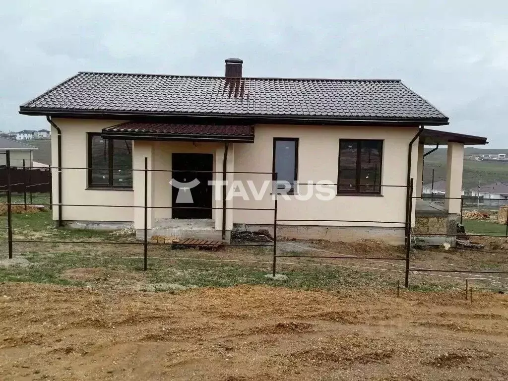 Дом в Крым, Симферопольский район, с. Мирное  (130 м) - Фото 1