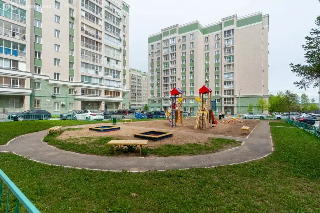 3-комнатная квартира: Казань, улица Кул Гали, 27 (75 м) - Фото 1