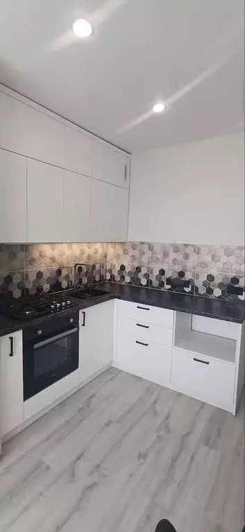 1-к. квартира, 42 м, 4/9 эт. - Фото 0