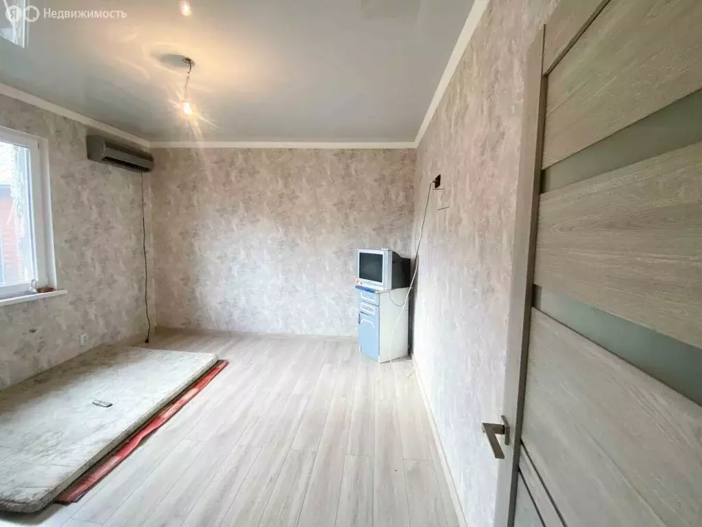 1-комнатная квартира: Алушта, улица Багликова, 11 (25.4 м) - Фото 0